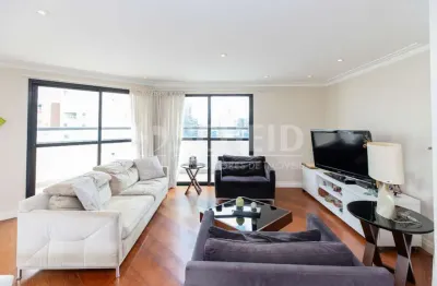 Cobertura á venda no alto da boa vista com 205m², 5 quartos sendo 3 suítes, 3 vagas.