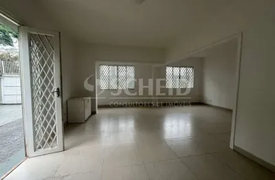 Casa no brooklin com 3 quartos sendo 1 suíte e 4 vagas de garagem.