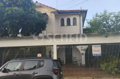 Casa à venda no brooklin sendo 3 quartos e 4 vagas de garagem.