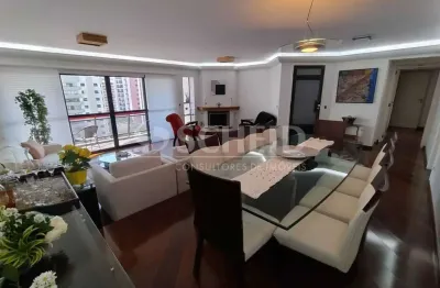Apartamento semi mobiliado a venda de 171,00m² útil, com 4 quartos e 3 vagas, na vila mascote!