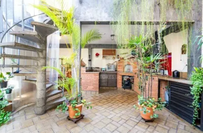 Sobrado para venda com 3 quartos, sendo 1 suíte, 173m²