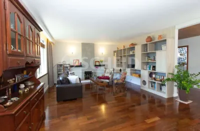Casa á venda no brooklin com 314m², 4 quartos sendo 2 suítes, 4 vagas.