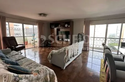 Cobertura à venda com 4 dormitórios, sendo 1 suíte e 2 vagas, no campo belo.