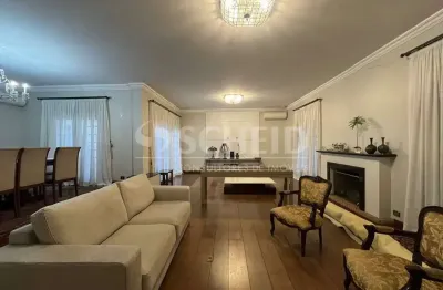 Casa  no brooklin com 4 quartos 2 suítes e 7 vagas de garagem!!