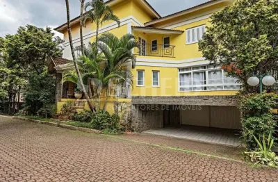 Casa em condomínio alto da boa vista, 4 quartos. 3 suítes, sala, cozinha, 4 banheiros, 5 vagas.