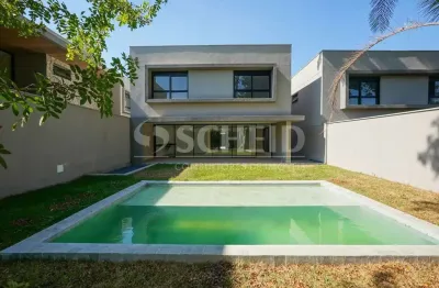 Casa de condomínio com quintal para todo verde da hípica de santo amaro !