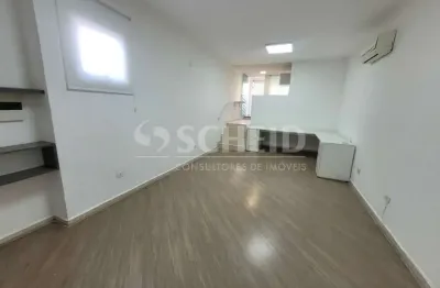 Sala com 32m2, banheiro e varanda, em ótima localização no jardim marajoara