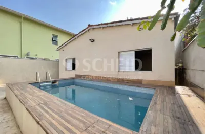 Casa á venda no campo belo com 200m², 3 quartos sendo 1 suíte, 2 vagas.