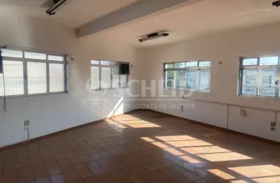 Ótima oportunidade de locação na região do socorro! salão superior com espaço amplo.