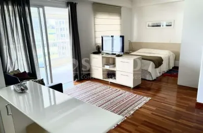 Estúdio mobiliado de 55m² com varanda fechada ao lado da av. berrini