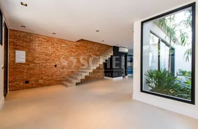 Casa de vila na vila olímpia  3 dormitórios, 2 vagas, quintal com churrasqueira