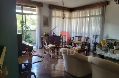 Apartamento 1 por andar para locação, 4 suítes, 4 vagas, 300m².