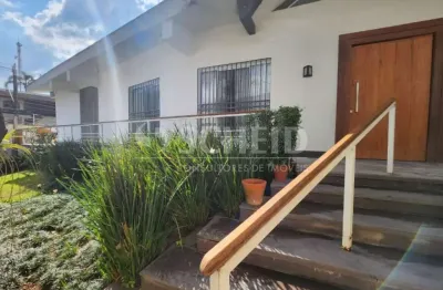 Casa térrea 600m²,  5 suítes, piscina, 7 vagas, closet, alto da boa vista