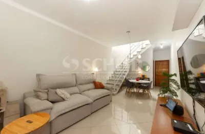 Sobrado com 3 dormitórios e área de lazer no jardim prudência