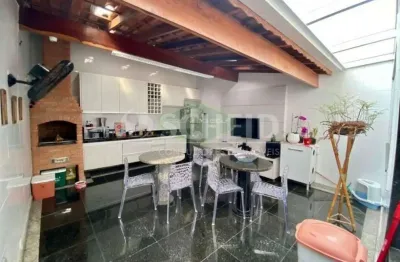 Casa com 3 quartos para alugar na Rua Antônio de Oliveira Gago, --, Campo Grande, São Paulo