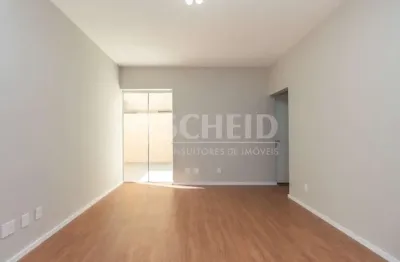 Apartamento reformado com 2 dormitórios e área garden próximo ao metrô