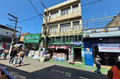 Sala com 15m2 (c/ banheiros externos) no centro de santo amaro