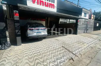 Sobrado comercial para locação de 276,00m² útil, com 5 salas e 3 vagas em moema