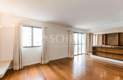 Apartamento de 3 suítes e 3 vagas em prédio clássico no campo belo