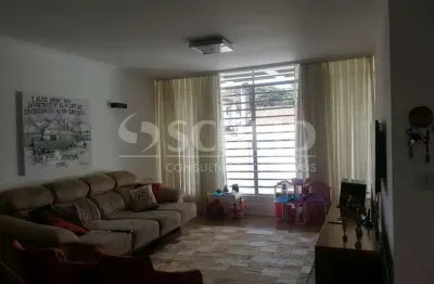 Casa à venda no campo belo. 3 quartos (1 suíte), 2 vagas