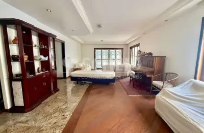 Casa a venda em moema/indianópolis com 250m 4 quartos sendo 2 suítes e 3 vagas