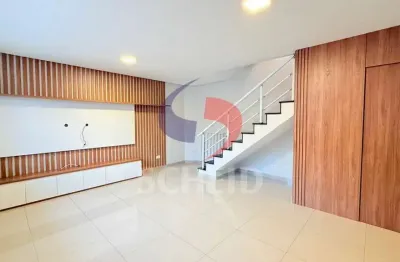 Sobrado semi novo com aquecimento solar - 3 dorms - 1 suíte - 2 vagas -