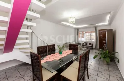 Casa de 130m² com 3 dormitórios e área gourmet no jd. cupecê