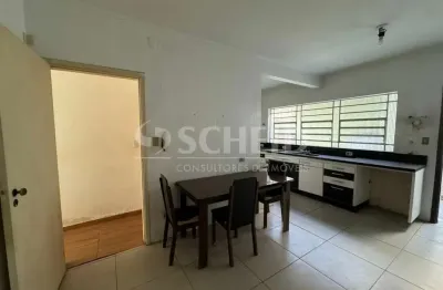 Casa térrea no campo grande, 220m², cozinha com armários, 3 quartos, 1 suíte, área gourmet, 2 vagas.