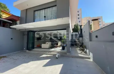 Casa com 4 quartos para alugar na Rua Teixeira de Abreu, --, Jardim Marajoara, São Paulo