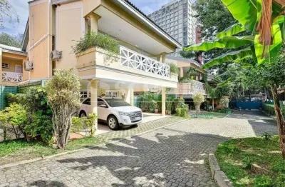 Casa à venda 366 m² com 4 quartos, sendo 4 suítes no alto da boa vista