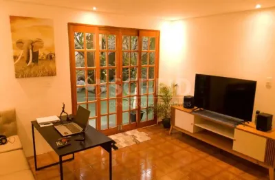 Casa com 3 quartos à venda com 90m2 de área construída e 232m2 de terreno, interlagos.
