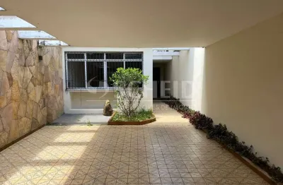 Sobrado a venda de 250,00m² útil, com 4 quartos 3 vaga na vila mascote.