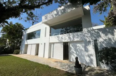Casa para locação no jardim guedala, com 550m², 4 quartos e 3 vagas.