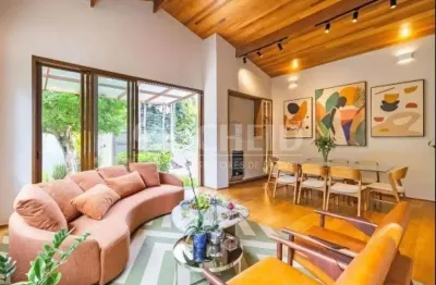 Casa térrea à venda em moema. 200ac, 462t. 3 quartos (1 suíte)  2 vagas,