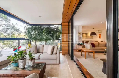 Apartamento amplo com 265m², reformado, 4 quartos, 4 suítes e 5 vagas na vila madalena