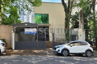 Prédio comercial com 340m2 e vagas sub solo, em ótima localização no morumbi