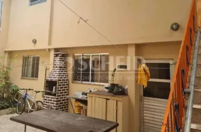 Casa de 221m2 de área util - muito confortavel - local privilegiado