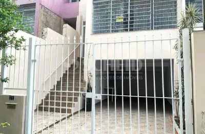 Sobrado reformado no campo belo: tranquilidade, conforto e localização privilegiada