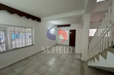 Sobrado com 150 m², espaçoso e versátil, perfeito tanto para fins residenciais ou comerciais.