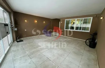 Sobrado com corredor lateral - 305m2 a.u. e 201m2 de terreno - 3 suítes - 2 vagas