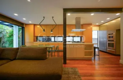 Casa de condomínio reformada com 3 suites no alto da boa vista