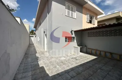 Casa com 3 quartos para alugar na Rua Dom José Antônio dos Reis, --, Campo Grande, São Paulo