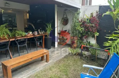 Lindo apartamento garden a venda no Morumbi, corresponde ao 4º andar. 4 suítes, 4 vagas.