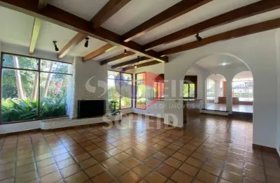 Excelente Casa no Bolsão de Interlagos para locação. Espaço, Conforto e Lazer Completo em 1.148m² .