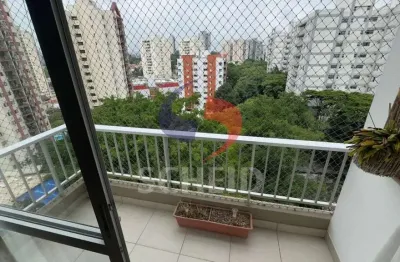 Apartamento à venda no Jardim Marajoara, com três dormitórios 82 m² útil.