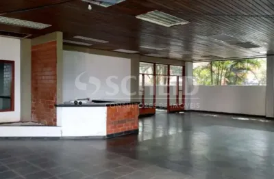 Prédio comercial para locação no jd marajoara com 12.500m de área total e 8.500m de área útil.