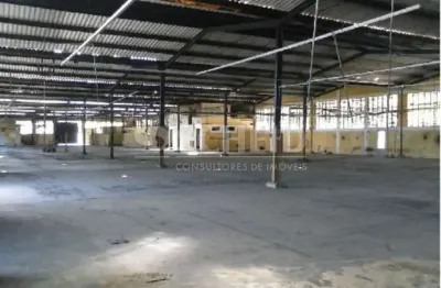 Prédio de esquina. rua asfaltada com duas entradas, acesso fácil ao rodoanel. próximo ao centro.