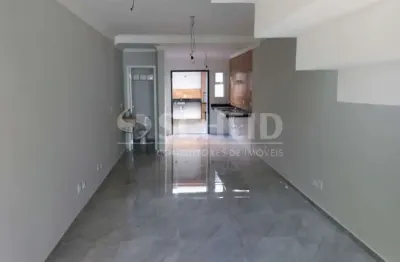 Sobrado a venda no jardim prudência com 3 quartos, sendo 1 suíte, 2 vagas, quintal com churrasqueira