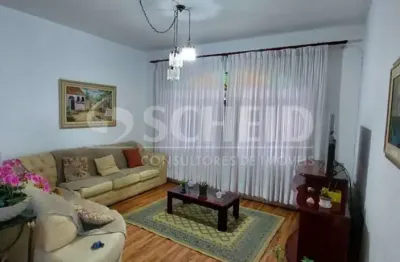 Sobrado 3 dormitórios (1 suíte), 2 vagas em ótima localização