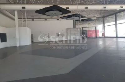 Excelente prédio comercial, bom para concessionária, grande empresa, ao lado das marginais